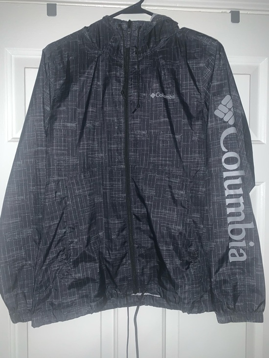 Columbia Jackets & Blazers - Women’s Columbia Black Windbreaker with Gray Grid and Sleeve Logo (Size Small